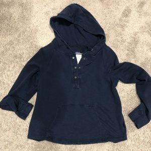 Patagonia women’s hooded pullover size medium